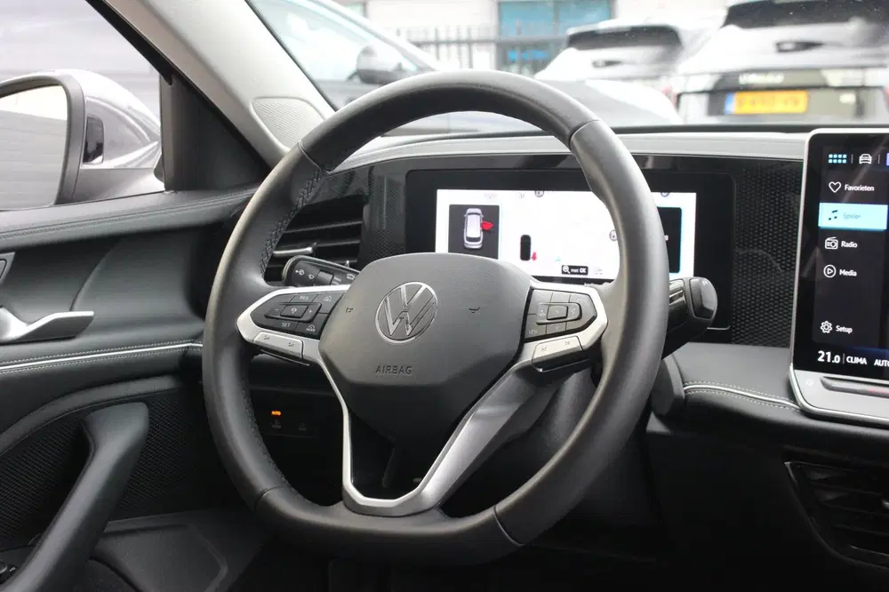 Volkswagen Passat 1.5 eTSI Business uit 2025, foto 12