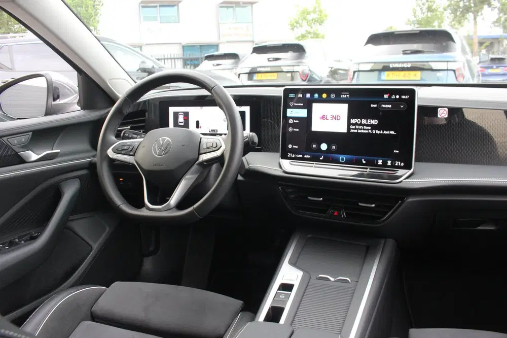 Volkswagen Passat 1.5 eTSI Business uit 2025, foto 3