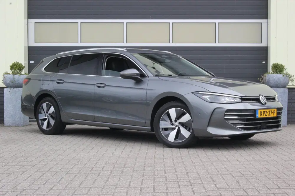 Volkswagen Passat 1.5 eTSI Business uit 2025, foto 5