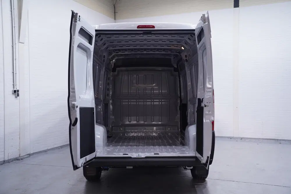 Fiat Ducato 2.2 MultiJet 140 pk L3H2 Black&White Editi uit 2024, foto 11