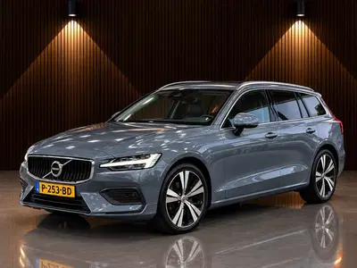 Volvo V60 2.0 B3 Momentum Thunder Grey Met. Leder uit 2022