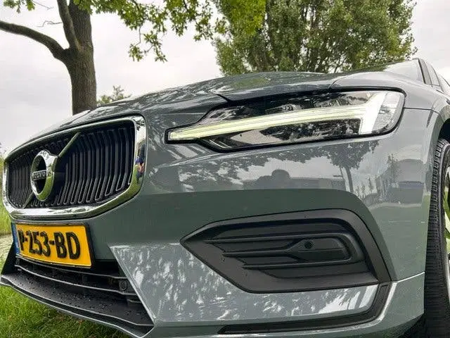Volvo V60 2.0 B3 Momentum Thunder Grey Met. Leder uit 2022, foto 10