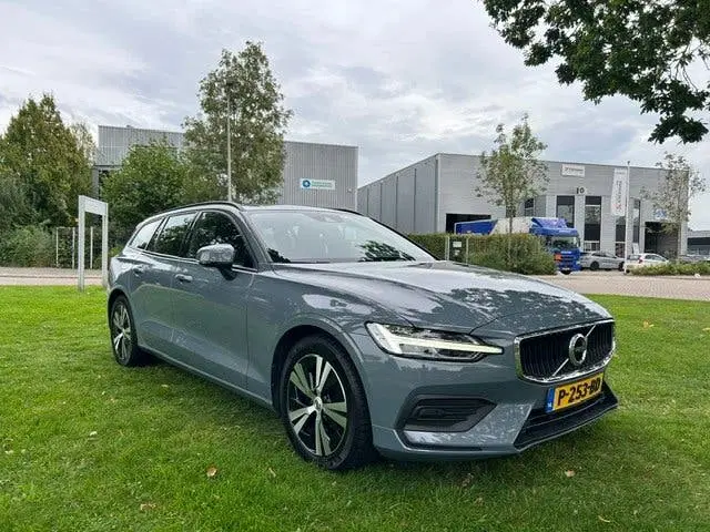 Volvo V60 2.0 B3 Momentum Thunder Grey Met. Leder uit 2022, foto 8