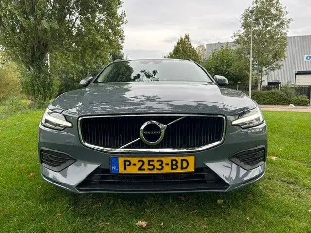 Volvo V60 2.0 B3 Momentum Thunder Grey Met. Leder uit 2022, foto 9