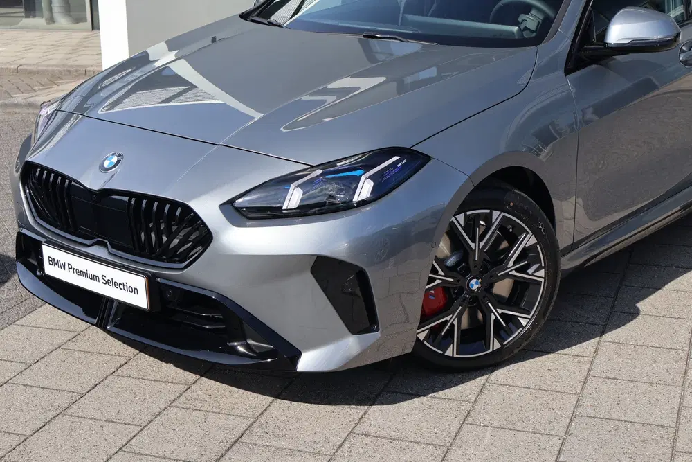 BMW 1-serie 120 M Sport Automaat uit 2026, foto 2