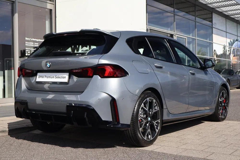 BMW 1-serie 120 M Sport Automaat uit 2026, foto 6