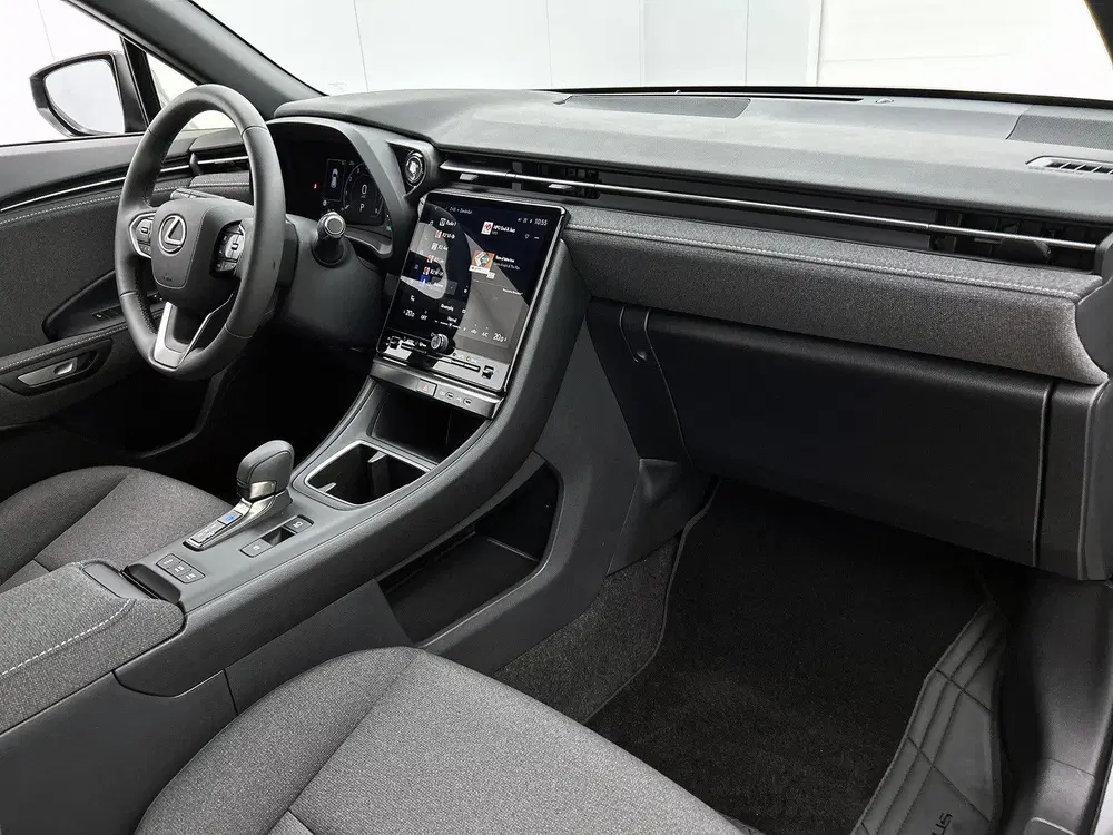 Lexus LBX 2WD uit 2025, foto 6