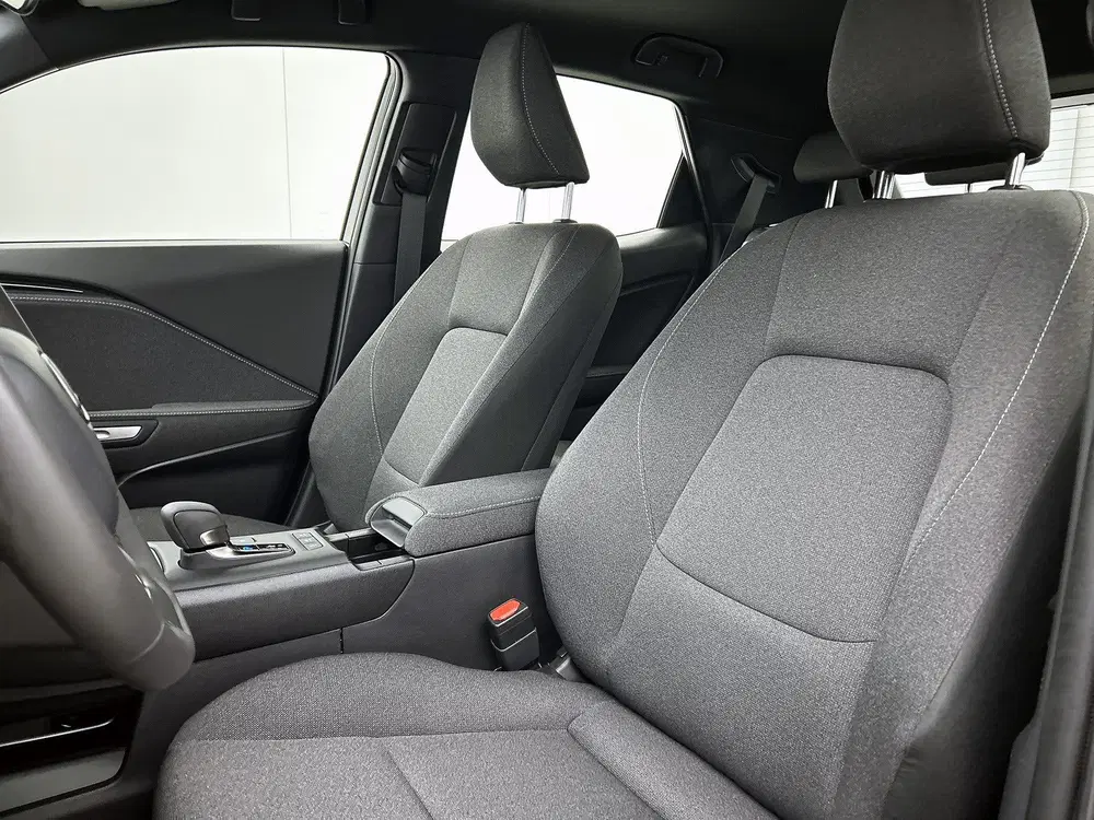 Lexus LBX 2WD uit 2024, foto 15