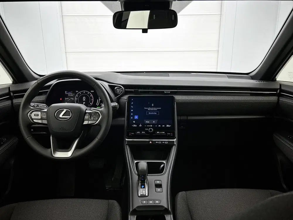 Lexus LBX 2WD uit 2024, foto 4