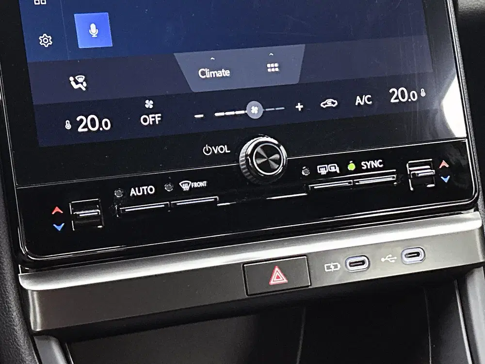 Lexus LBX 2WD uit 2024, foto 9