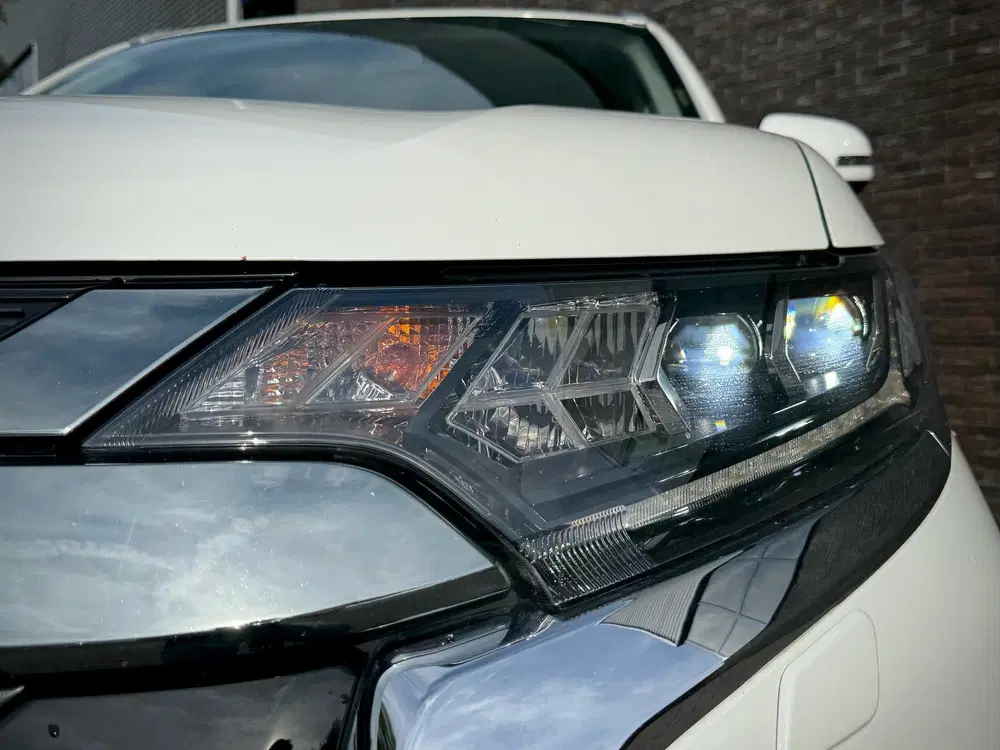 Mitsubishi Outlander PHEV uit 2019, foto 13