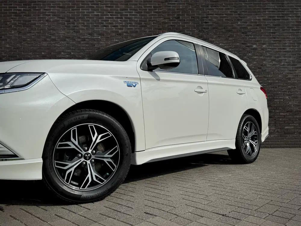 Mitsubishi Outlander PHEV uit 2019, foto 15