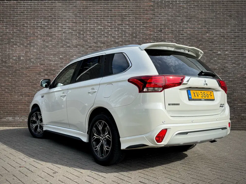 Mitsubishi Outlander PHEV uit 2019, foto 3