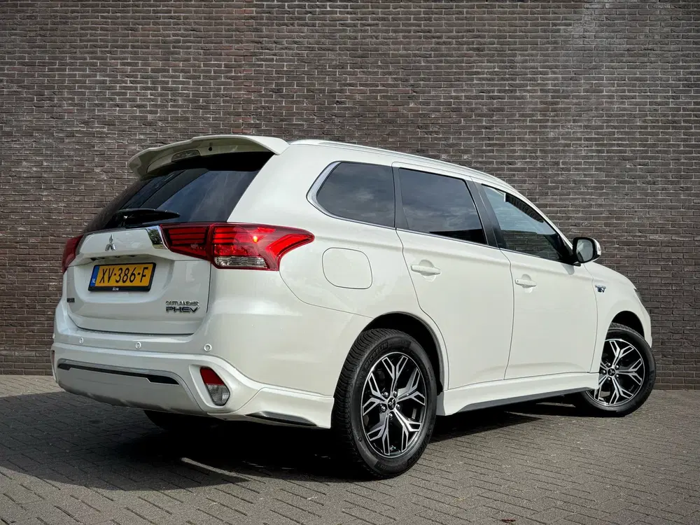 Mitsubishi Outlander PHEV uit 2019, foto 4