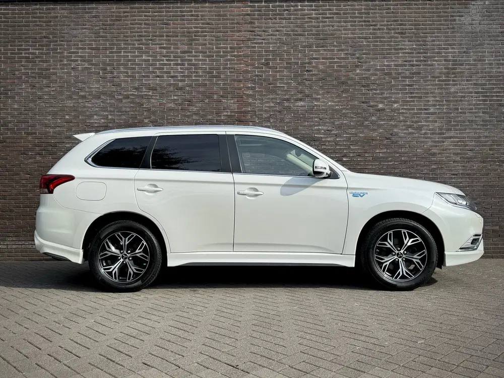 Mitsubishi Outlander PHEV uit 2019, foto 6