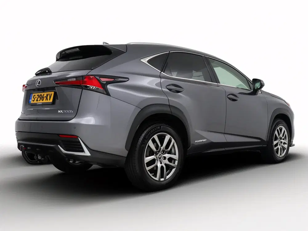 Lexus NX 300h AWD Luxury Edition uit 2020, foto 2