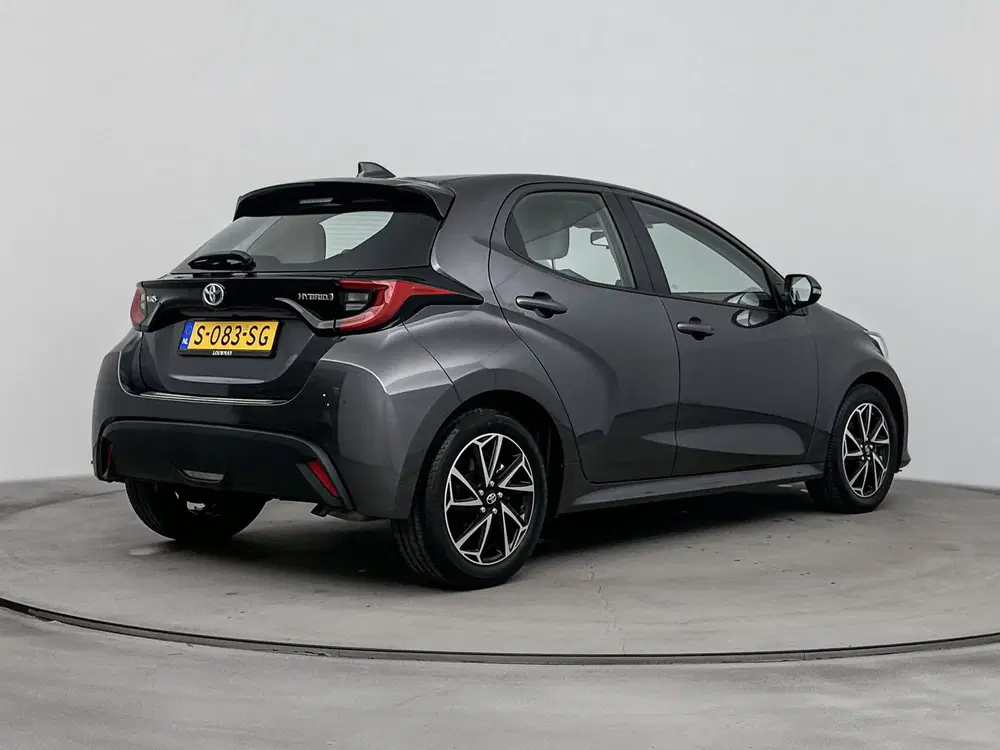Toyota Yaris 1.5 Hybrid Dynamic uit 2023, foto 2