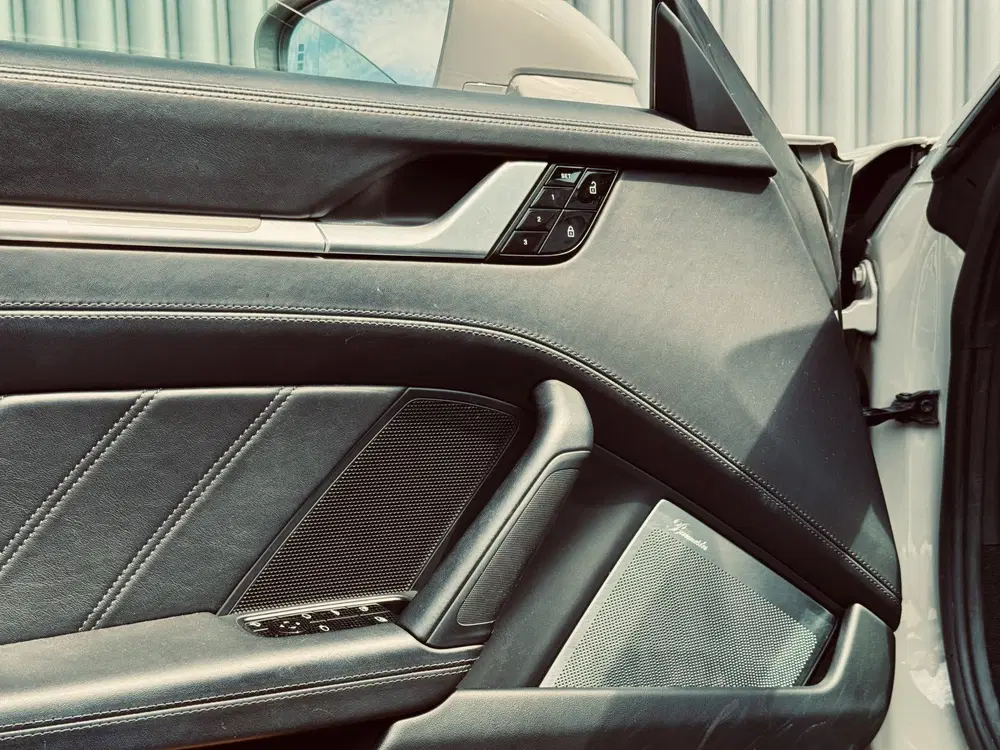 Porsche 911 3.8 Turbo S 992 uit 2021, foto 12