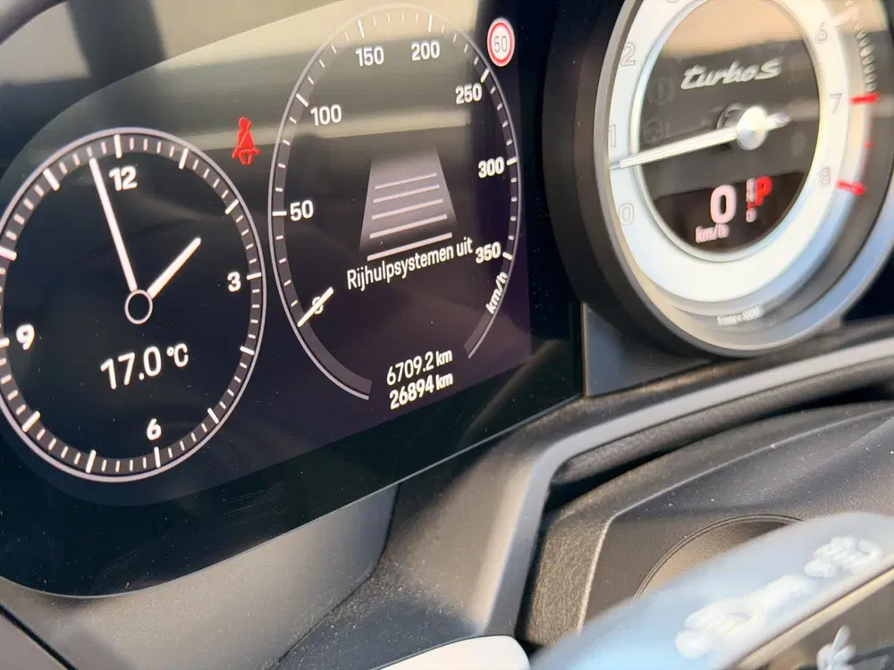 Porsche 911 3.8 Turbo S 992 uit 2021, foto 14