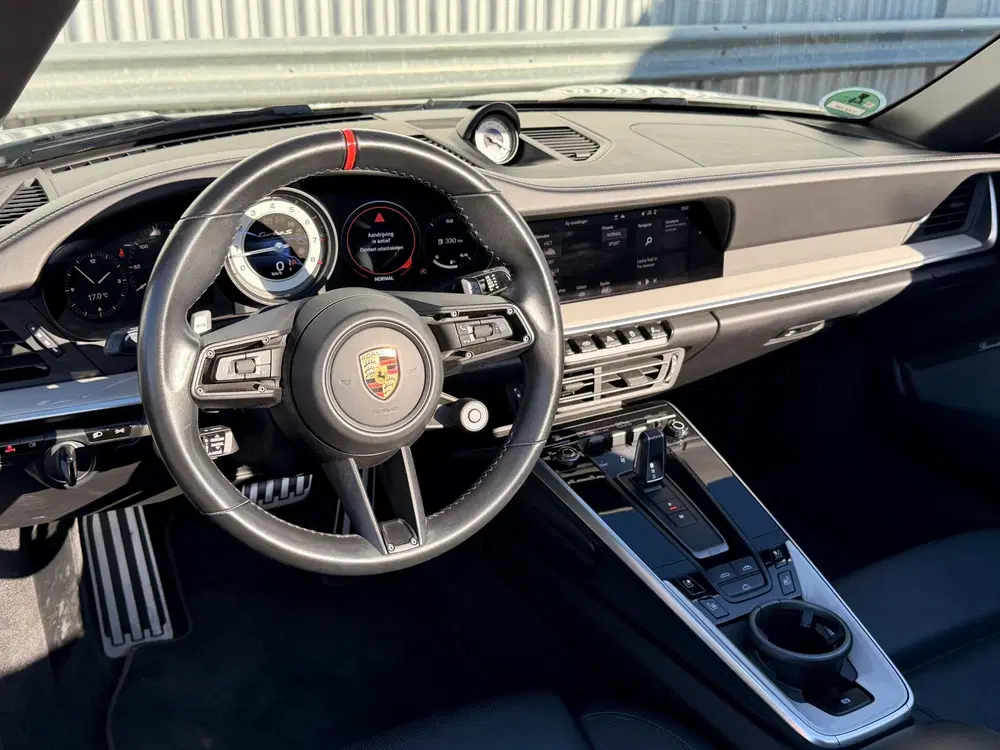 Porsche 911 3.8 Turbo S 992 uit 2021, foto 15