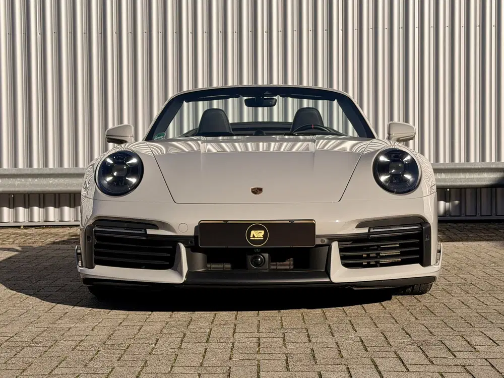 Porsche 911 3.8 Turbo S 992 uit 2021, foto 2