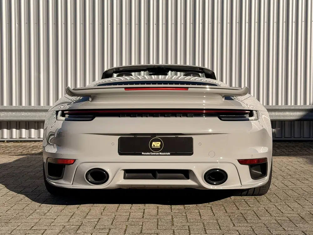Porsche 911 3.8 Turbo S 992 uit 2021, foto 5