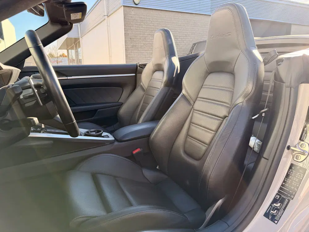 Porsche 911 3.8 Turbo S 992 uit 2021, foto 9