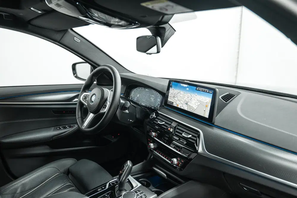 BMW 5-serie 520e High Executive M Sport Automaat uit 2022, foto 12