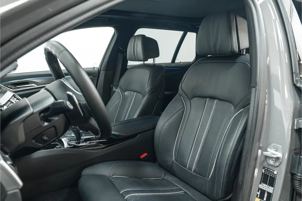 BMW 5-serie 520e High Executive M Sport Automaat uit 2022, foto 13