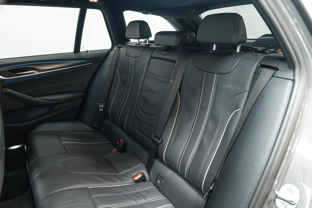 BMW 5-serie 520e High Executive M Sport Automaat uit 2022, foto 14