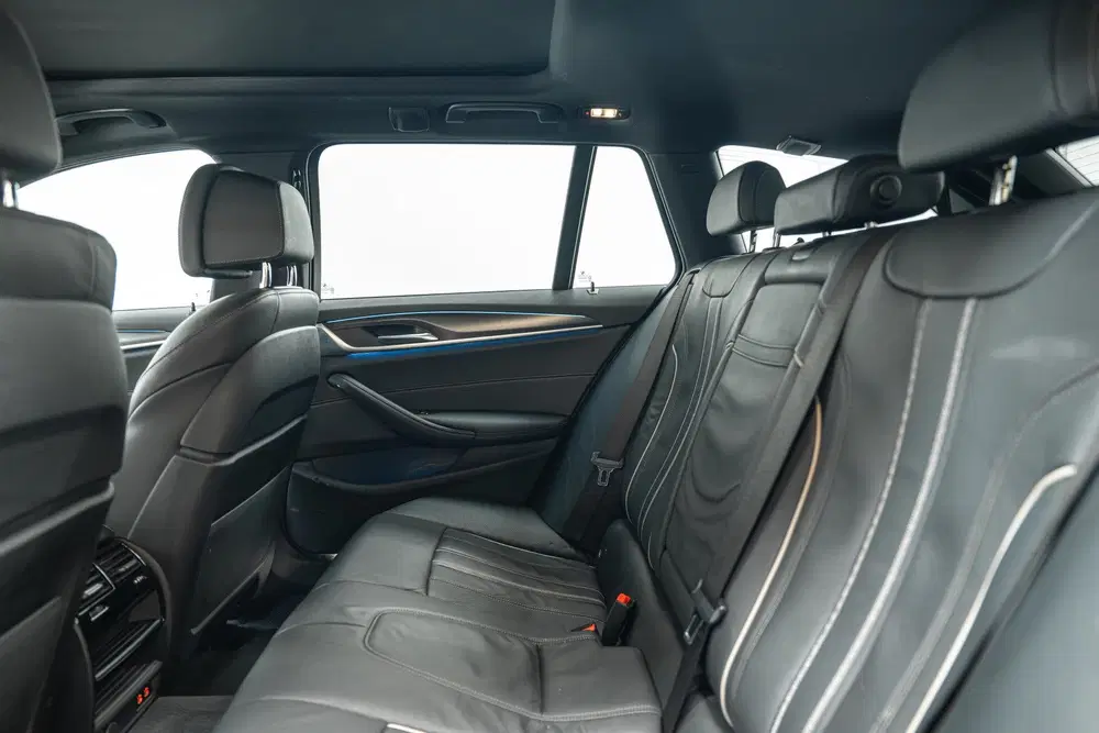 BMW 5-serie 520e High Executive M Sport Automaat uit 2022, foto 15