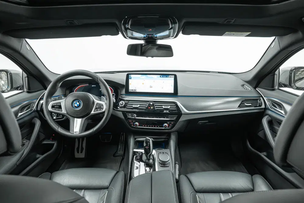 BMW 5-serie 520e High Executive M Sport Automaat uit 2022, foto 4