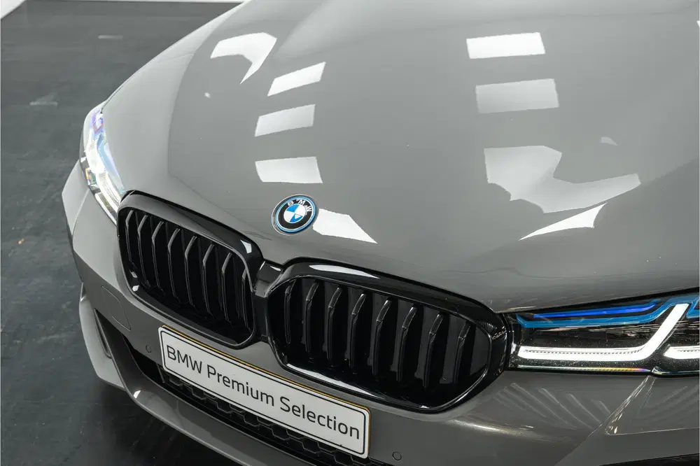 BMW 5-serie 520e High Executive M Sport Automaat uit 2022, foto 6