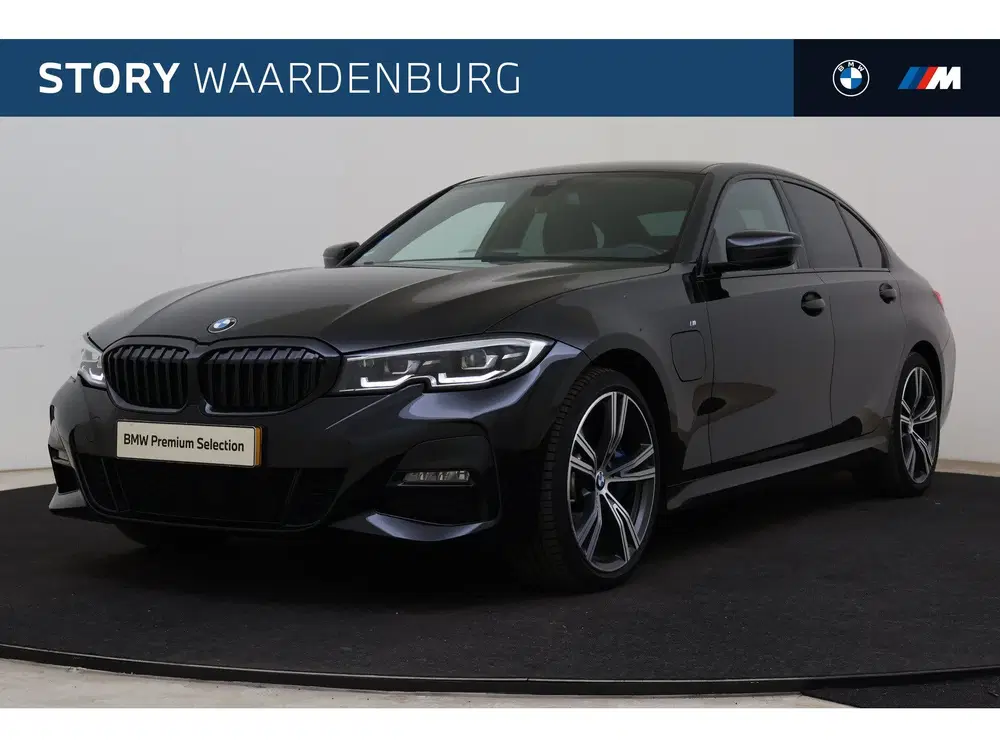 BMW 3-serie 330e High Executive M Sport Automaat uit 2021