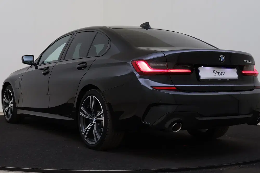BMW 3-serie 330e High Executive M Sport Automaat uit 2021, foto 15