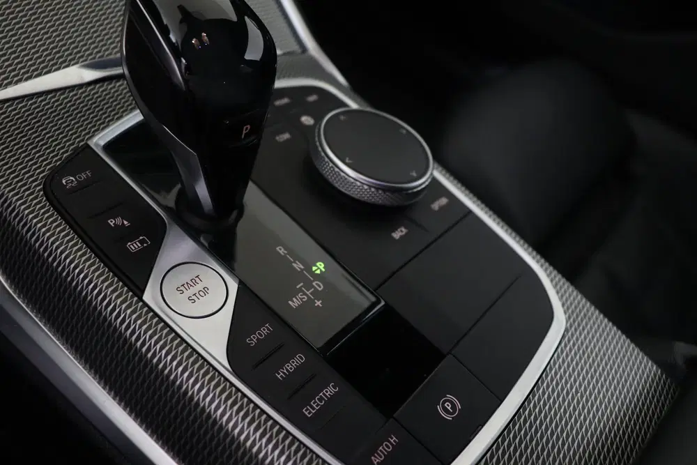 BMW 3-serie 330e High Executive M Sport Automaat uit 2021, foto 6