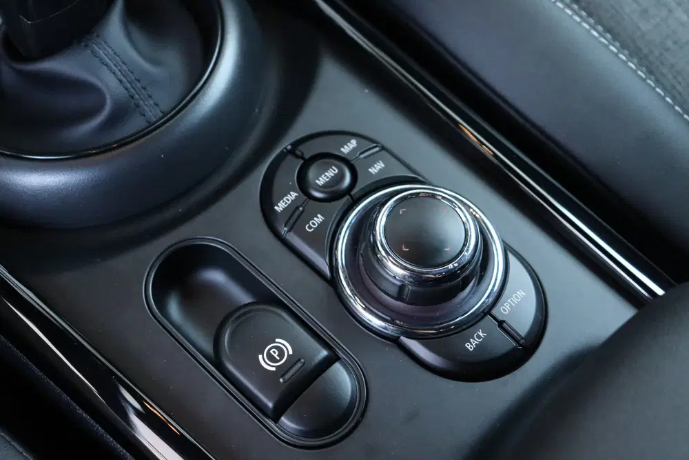 Mini Clubman Cooper Classic Automaat uit 2024, foto 15