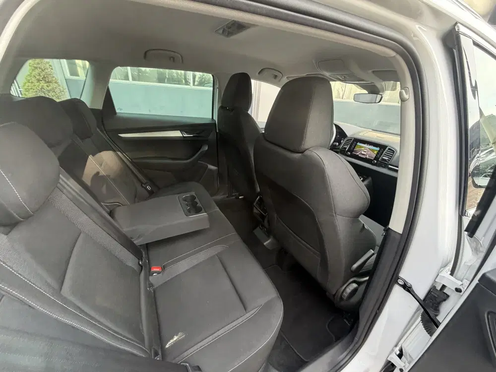 Skoda Karoq 1.5 TSI ACT Business Edition Full LED uit 2023, foto 10