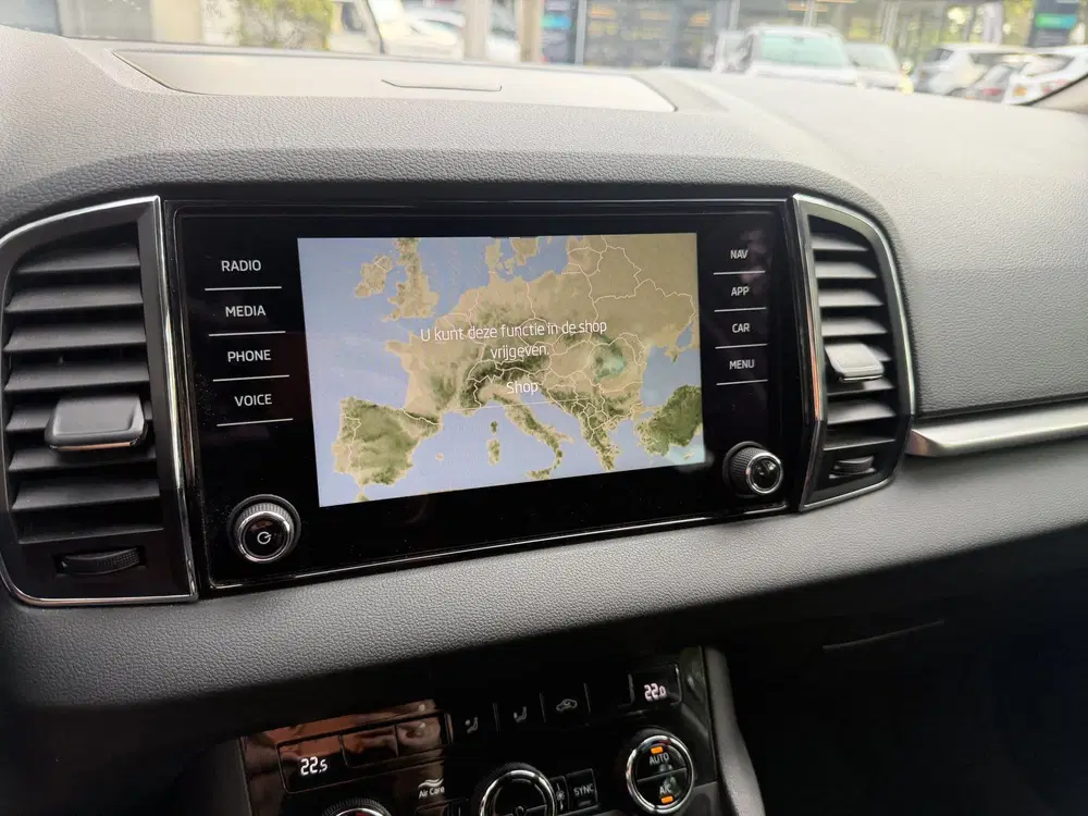 Skoda Karoq 1.5 TSI ACT Business Edition Full LED uit 2023, foto 11