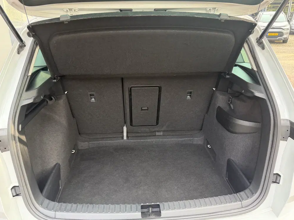 Skoda Karoq 1.5 TSI ACT Business Edition Full LED uit 2023, foto 12