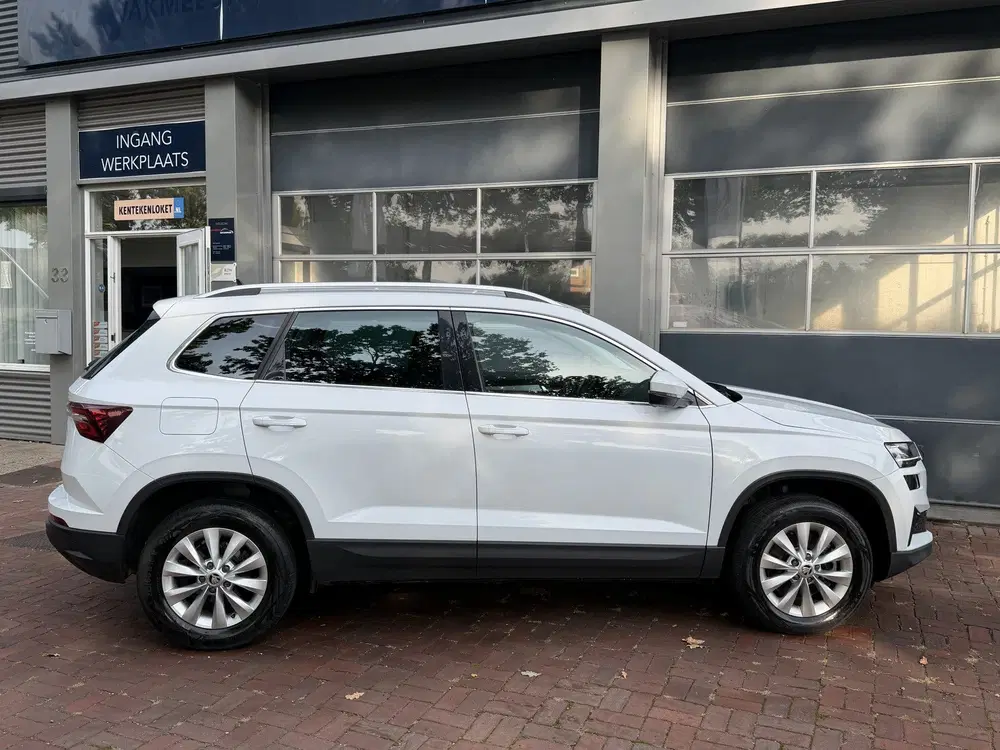 Skoda Karoq 1.5 TSI ACT Business Edition Full LED uit 2023, foto 6