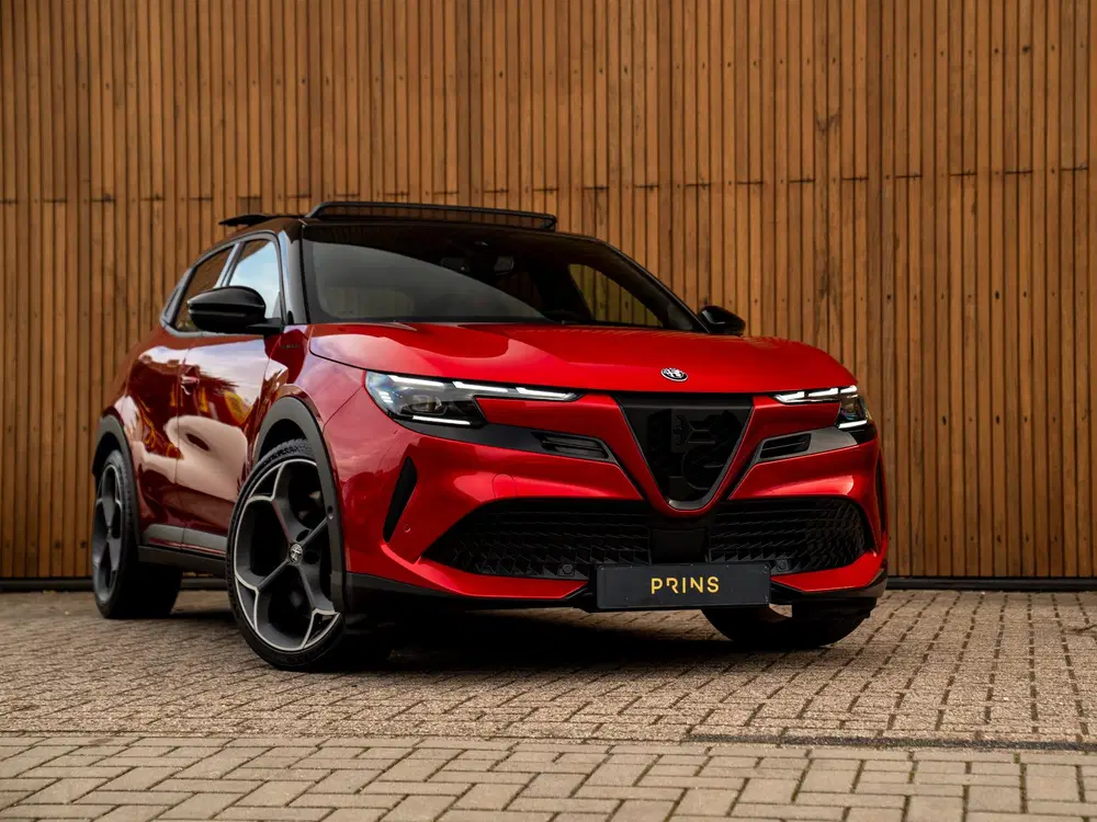 Alfa Romeo Junior Elettrica Veloce 54 kWh uit 2025, foto 3
