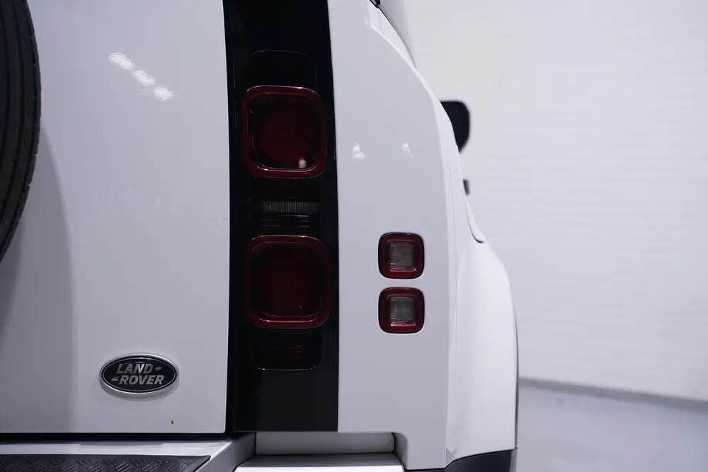 Land Rover Defender 3.0 D250 Grijs Kenteken 3-Zits Lang uit 2021, foto 10