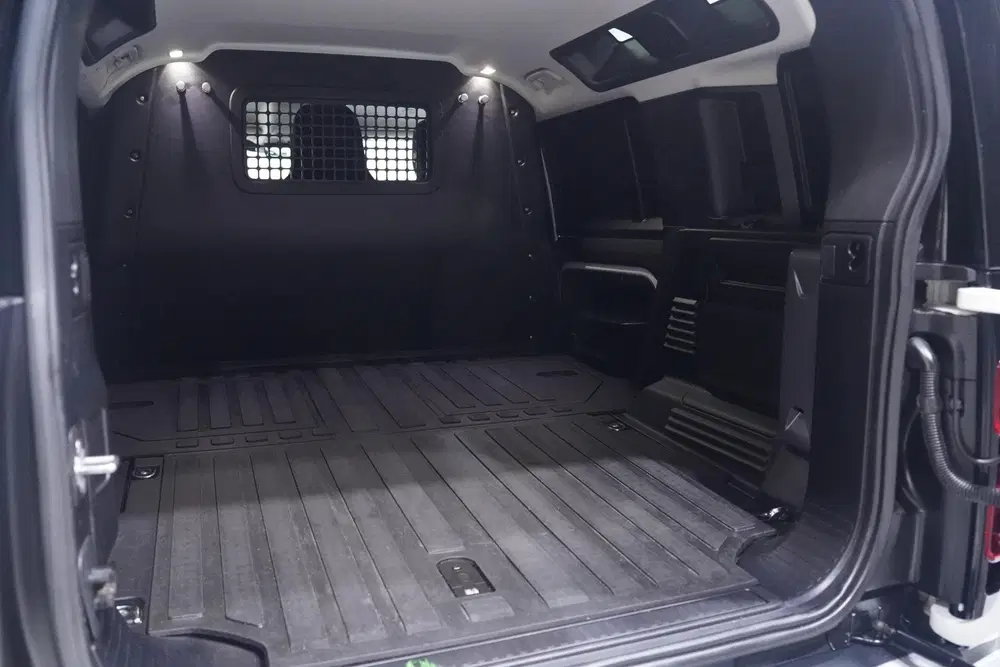 Land Rover Defender 3.0 D250 Grijs Kenteken 3-Zits Lang uit 2021, foto 12