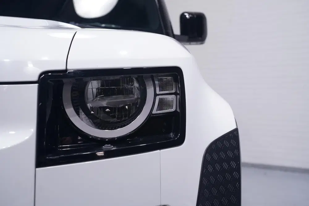 Land Rover Defender 3.0 D250 Grijs Kenteken 3-Zits Lang uit 2021, foto 6