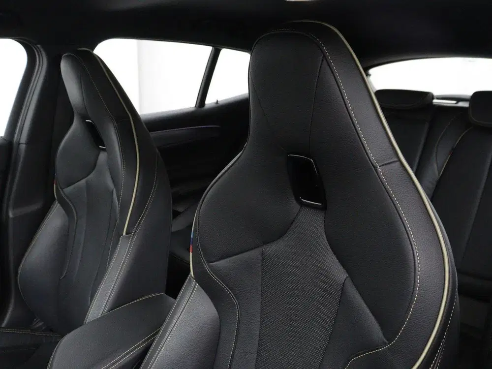 BMW X2 xDrive25e Goldplay Edition uit 2023, foto 6