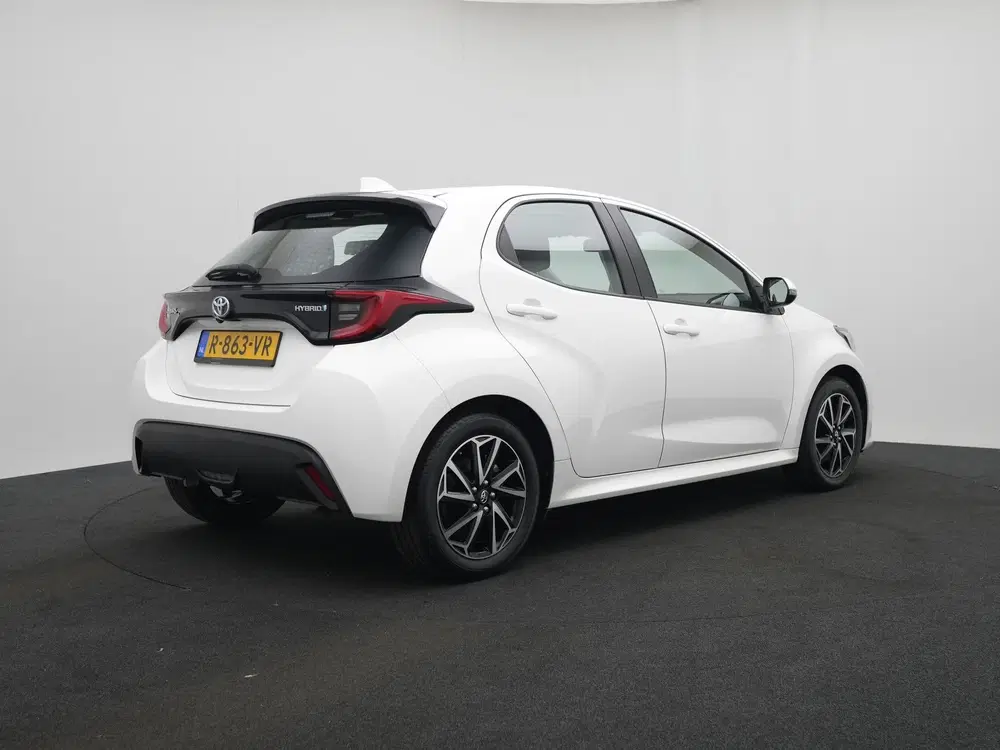 Toyota Yaris 1.5 Hybrid Dynamic uit 2022, foto 2