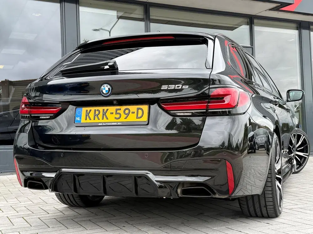 BMW 5-serie 530e Business M Pano Laser HUD Camera uit 2022, foto 11
