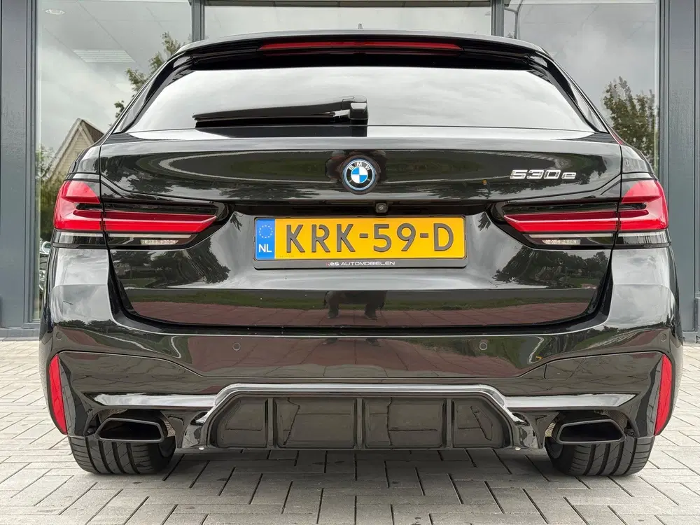 BMW 5-serie 530e Business M Pano Laser HUD Camera uit 2022, foto 12