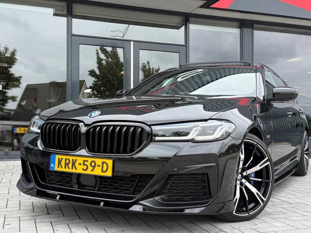 BMW 5-serie 530e Business M Pano Laser HUD Camera uit 2022, foto 2